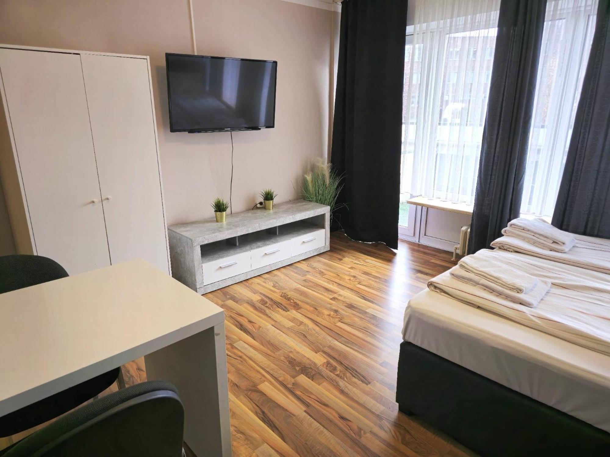 1,5-Zimmer Apartment Mit Balkon Am Hauptbahnhof Neumuenster Exterior photo